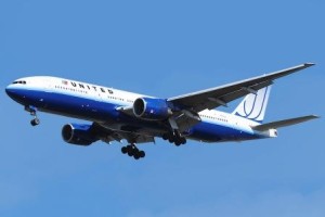 New Mom Thanks Stranger for Unexpected Kind Act on Plane (Video)!