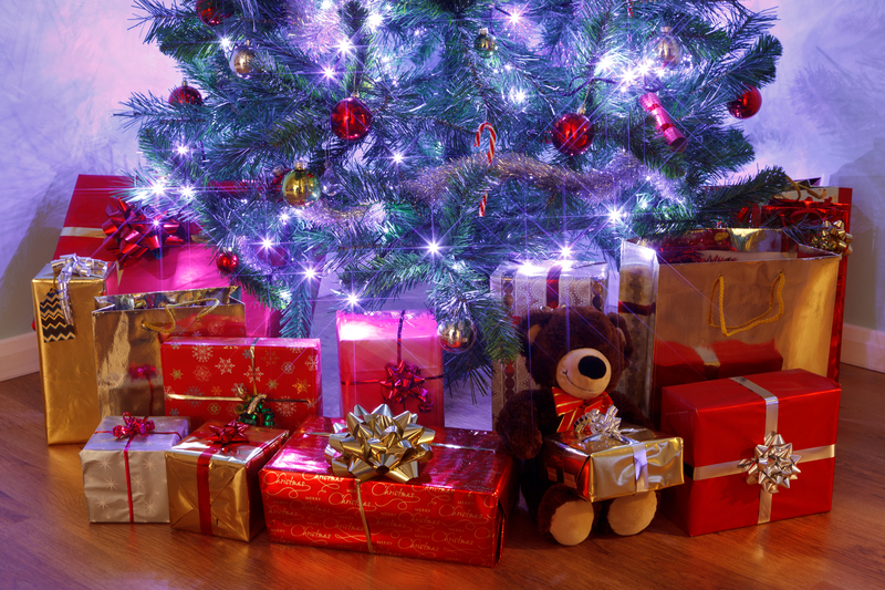 Mom Vilified for Giving Kids 300 Christmas Presents Buys ‘Em Even More This Year