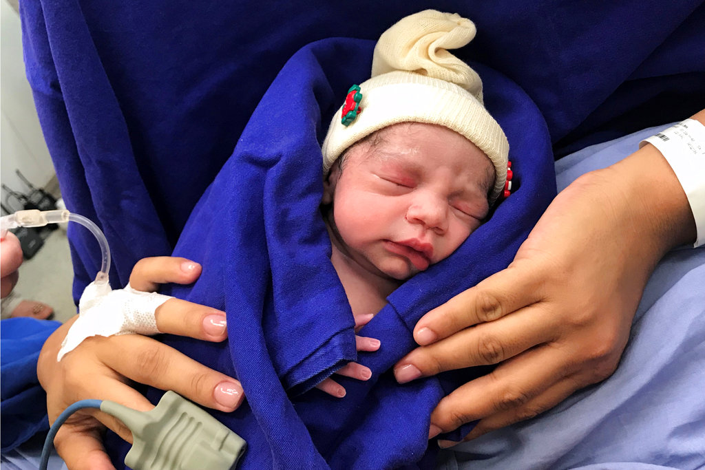 1st baby born using uterus transplanted from deceased donor
