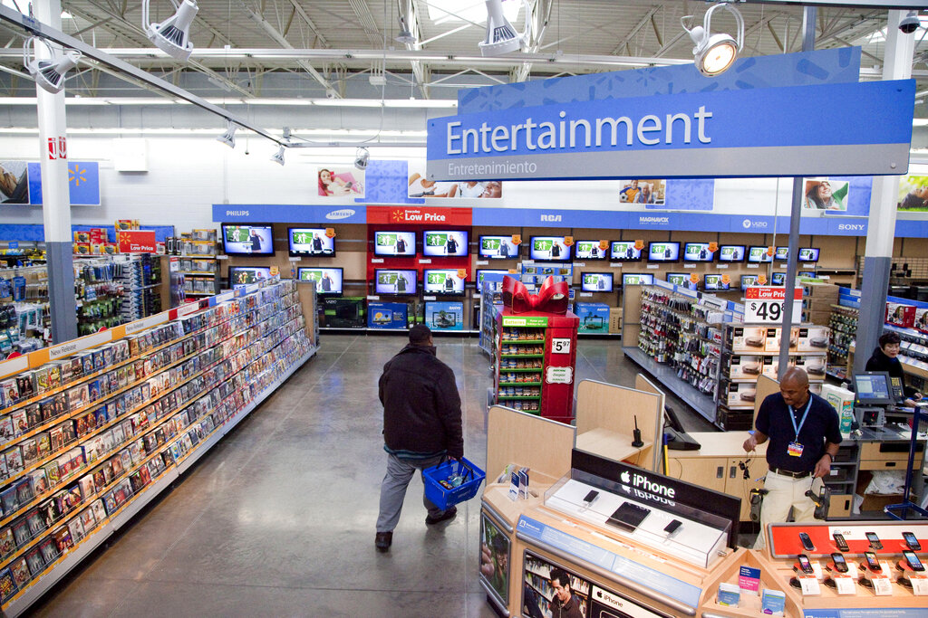 Walmart pulls violent game displays; no change on gun sales