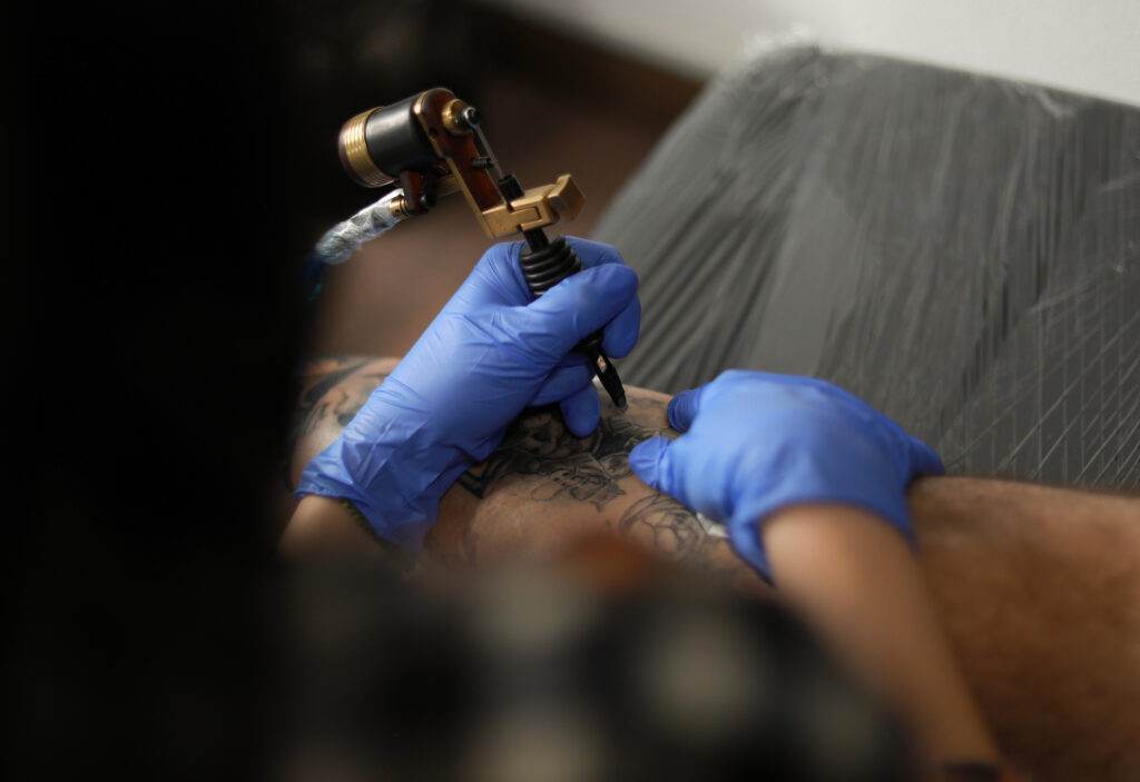 Dad gets tattoo of scar to honor his heart patient daughter: ‘I don’t want her to be alone’