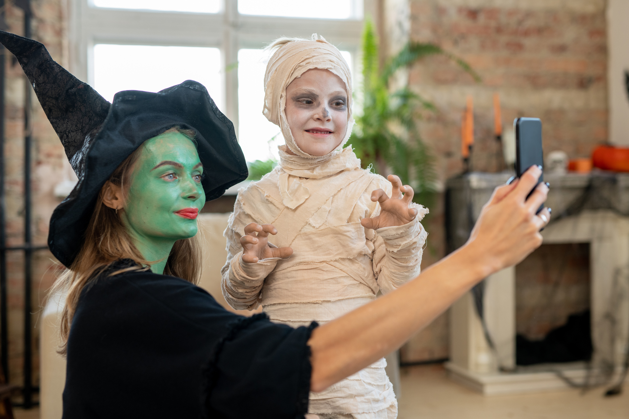 10 Easy Last Minute DIY Halloween Costumes From TikTok